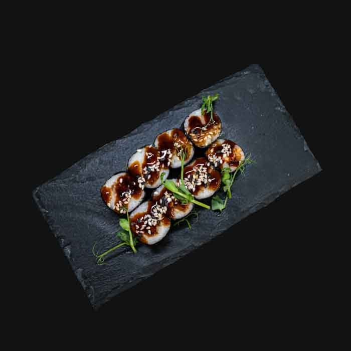 Ролл с угрём