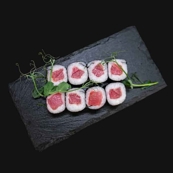 Ролл с тунцом